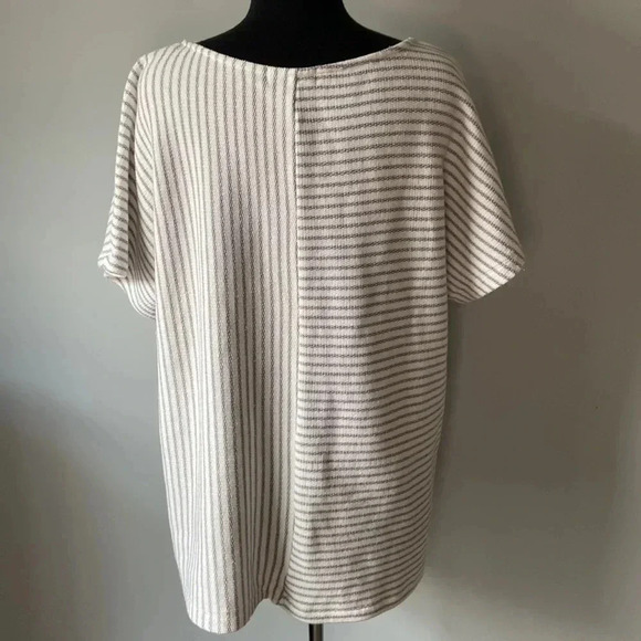 Mododoc | Short sleeve  Cotton Blend Top - Picture 3 of 8